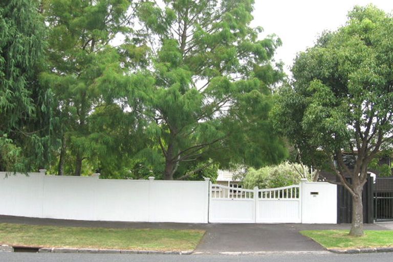 Photo of property in 100 Whitehaven Road, Glendowie, Auckland, 1071
