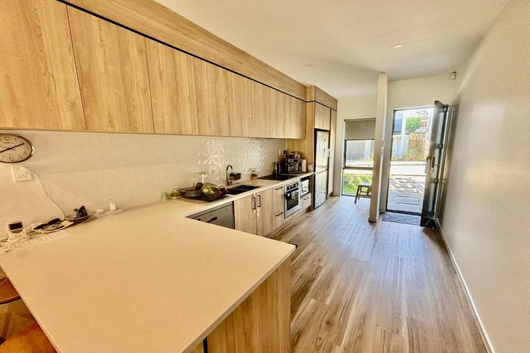 Photo of property in 18 Korokio Lane, Henderson, Auckland, 0612