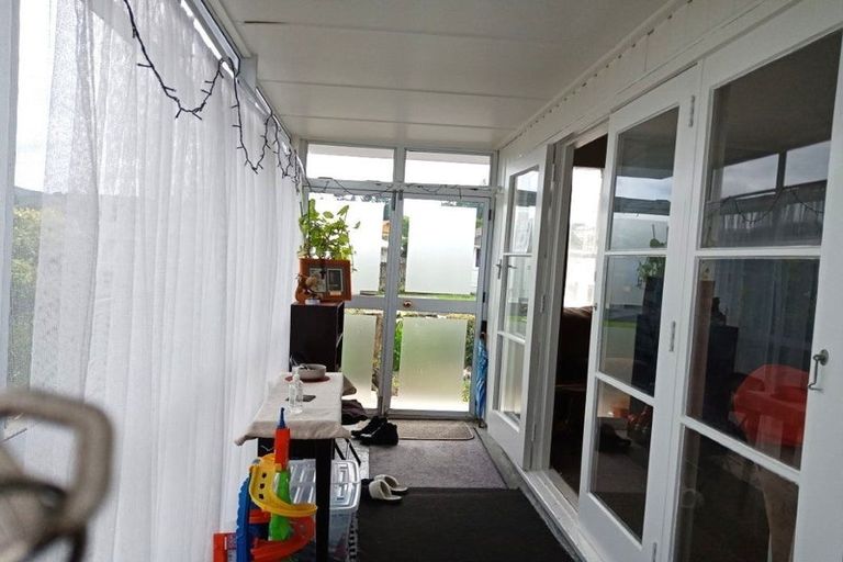Photo of property in 5 Prestige Place, Maoribank, Upper Hutt, 5018