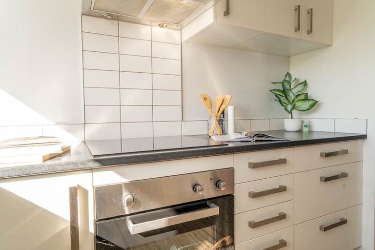 Photo of property in 3/7 Davies Street, Tawa, Wellington, 5028