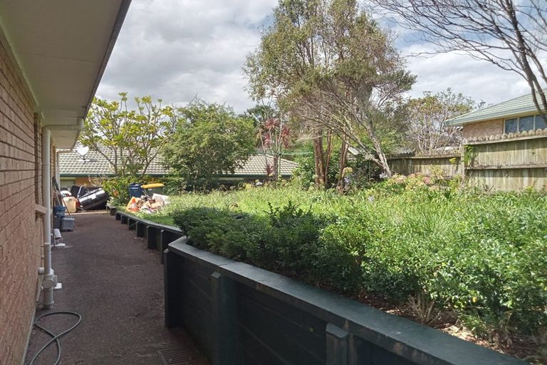 Photo of property in 9 San Fernando Way, Henderson, Auckland, 0612