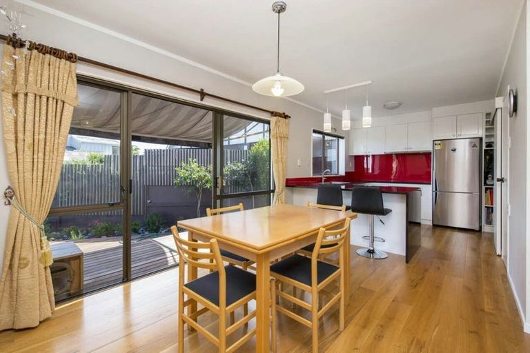 Photo of property in 1/22 Bramley Drive, Farm Cove, Auckland, 2012