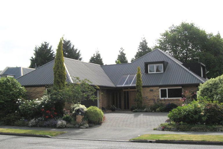 Photo of property in 31 Glenharrow Avenue, Avonhead, Christchurch, 8042