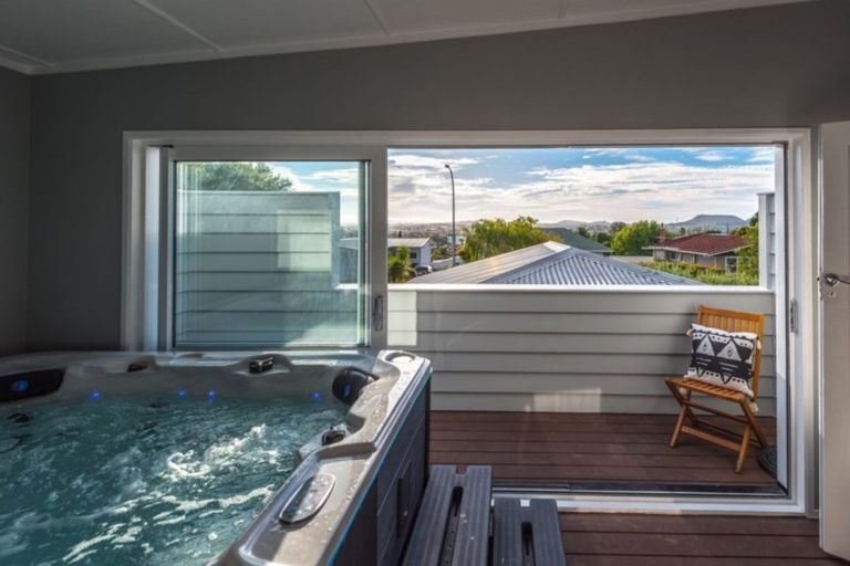 Photo of property in 30 Grassways Avenue, Pakuranga, Auckland, 2010