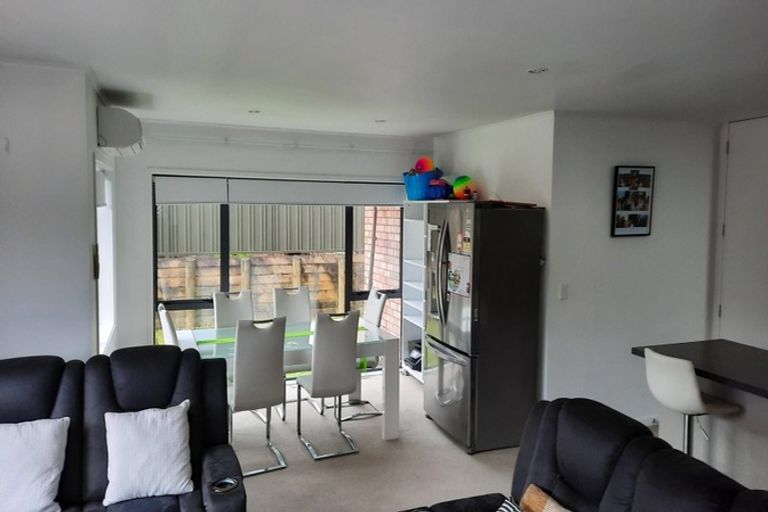 Photo of property in 1 Sunstone Crescent, Brown Owl, Upper Hutt, 5018