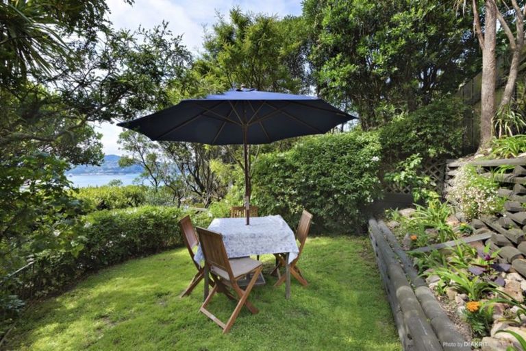 Photo of property in 81 Palliser Road, Roseneath, Wellington, 6011