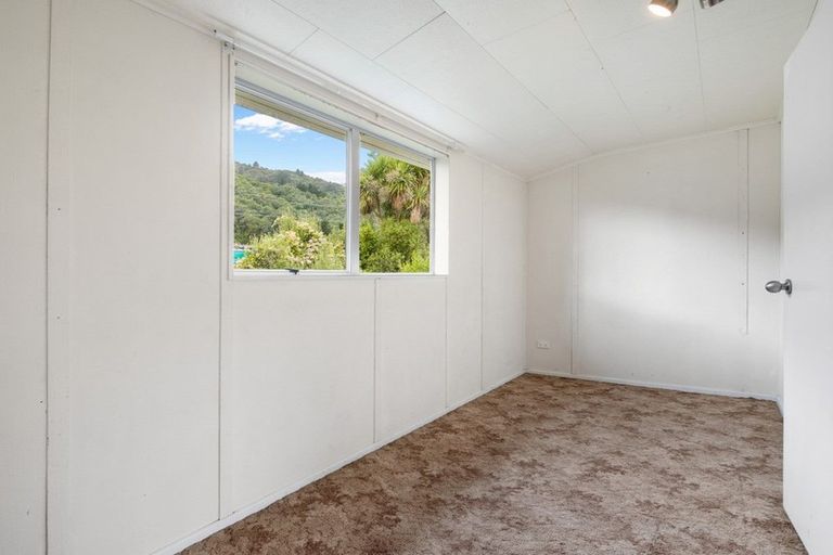 Photo of property in 125 Waikawa Road, Picton, 7220