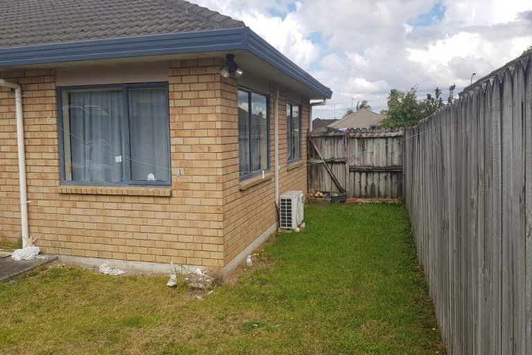 Photo of property in 3 Boderg Way, East Tamaki, Auckland, 2016