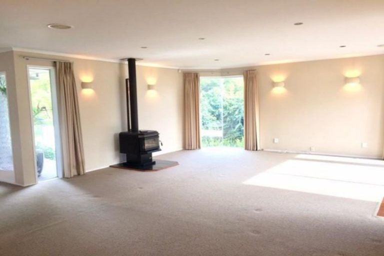 Photo of property in 11 Hutchinsons Road, Bucklands Beach, Auckland, 2014