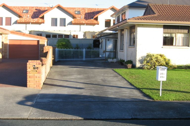 Photo of property in 1/25 Nukumea, Orewa, 0931