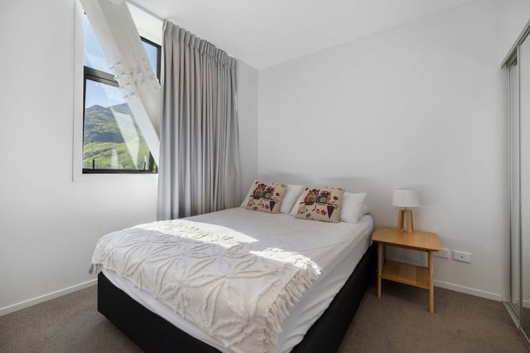Photo of property in Wyndham Gardens Apartments, 30 Red Oaks Drive, Frankton, Queenstown, 9300
