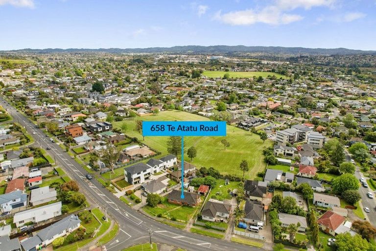 Photo of property in 658 Te Atatu Road, Te Atatu Peninsula, Auckland, 0610