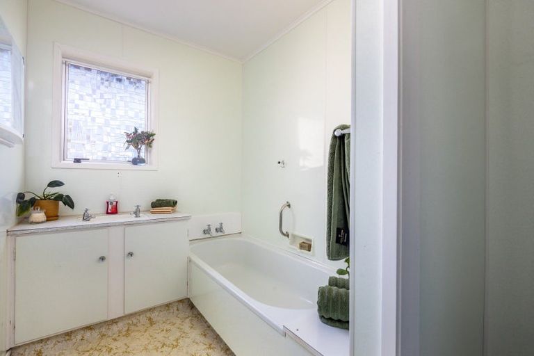 Photo of property in 13 Nelson Street, Waitara, 4320