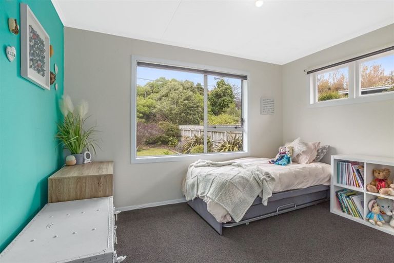 Photo of property in 23 Paekakariki Hill Road, Pauatahanui, Porirua, 5381