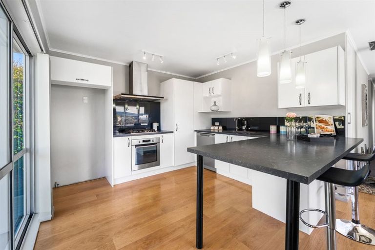 Photo of property in 31 Scott Road, Stanmore Bay, Whangaparaoa, 0932