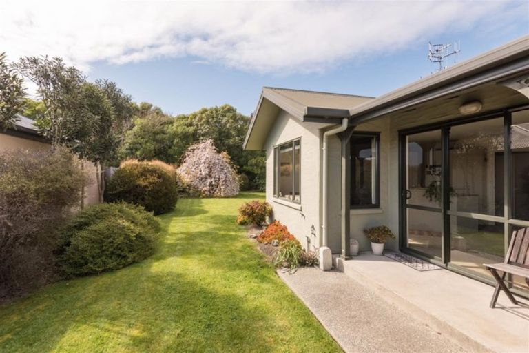 Photo of property in 32 Hoult Crescent, Monaco, Nelson, 7011