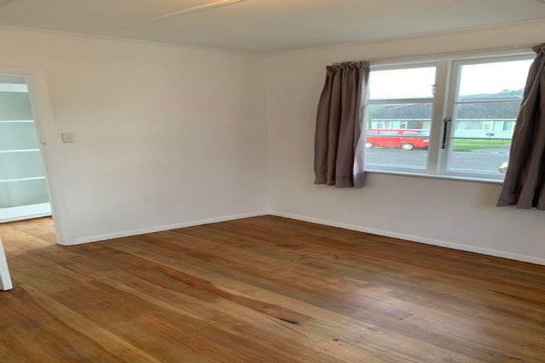 Photo of property in 382 George Street, Stokes Valley, Lower Hutt, 5019