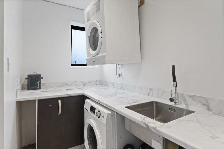 Photo of property in 14 Oberon Street, Stratford, 4332