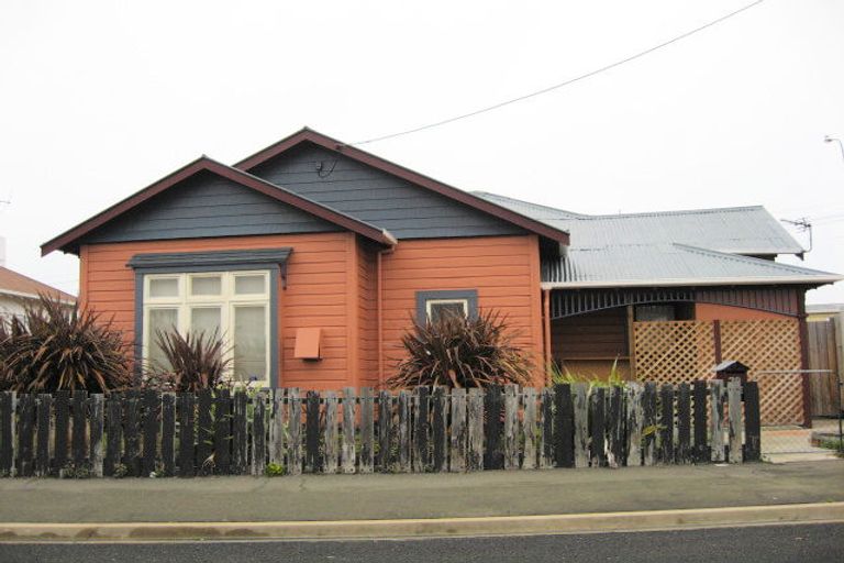 Photo of property in 79 Royal Crescent, Saint Kilda, Dunedin, 9012