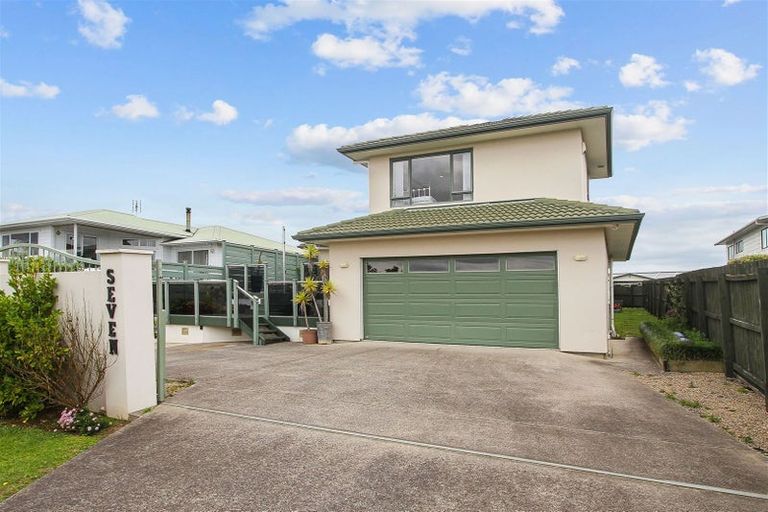 Photo of property in 7 Crispe Road, Clarks Beach, 2122