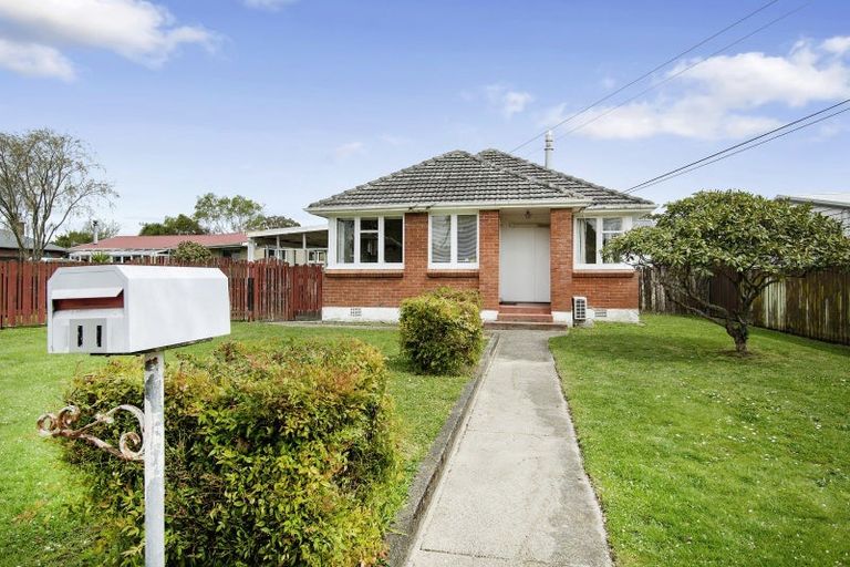 Photo of property in 11 Davis Crescent, Elderslea, Upper Hutt, 5018