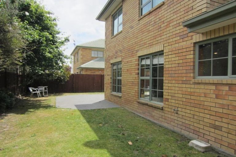 Photo of property in 1/5 Chateau Drive, Burnside, Christchurch, 8053