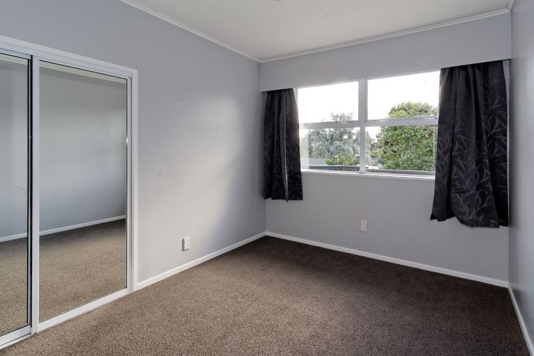 Photo of property in 66 Cliff View Drive, Green Bay, Auckland, 0604
