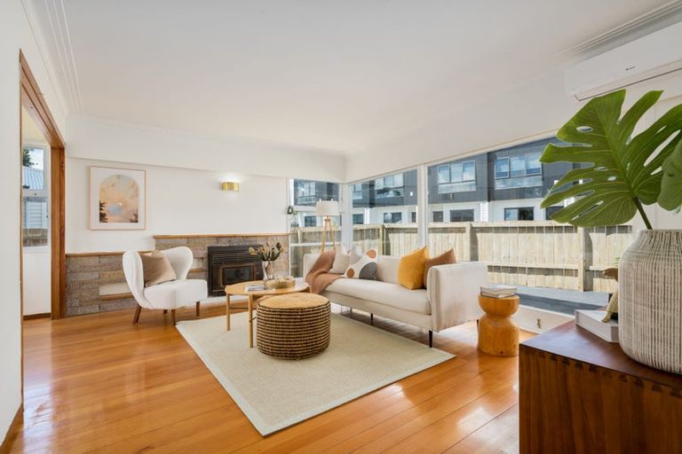 Photo of property in 39 Harrington Road, Henderson, Auckland, 0610