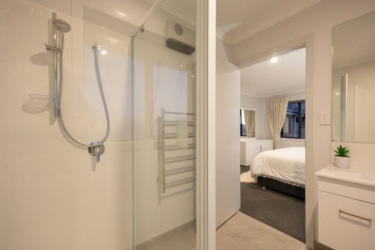 Photo of property in 195 Pacific Drive, Fitzherbert, Palmerston North, 4410