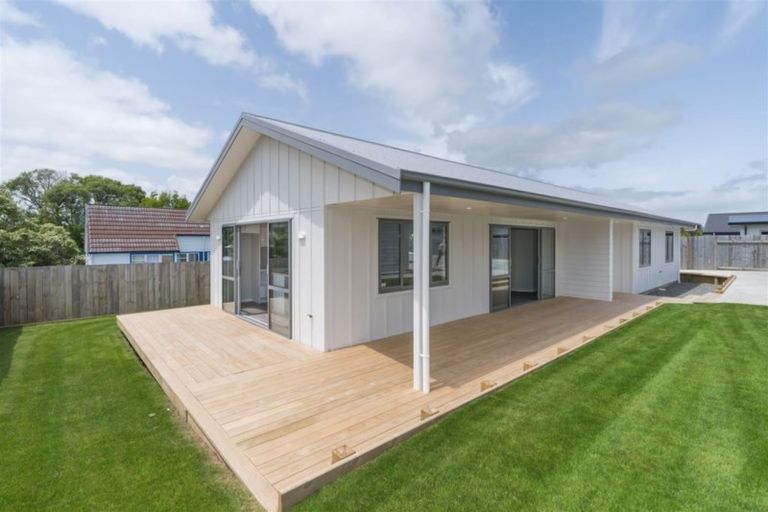 Photo of property in 24 Poplar Grove, Feilding, 4702