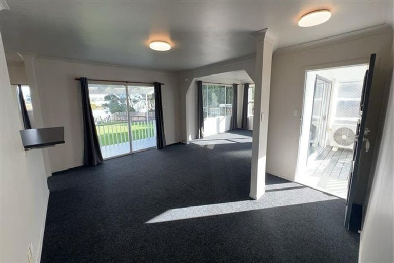 Photo of property in 32 Aurea Avenue, Pakuranga, Auckland, 2010