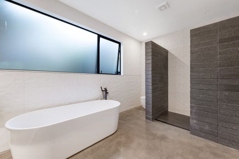 Photo of property in 27 Brownhill Road, Whitford, Manurewa, 2576