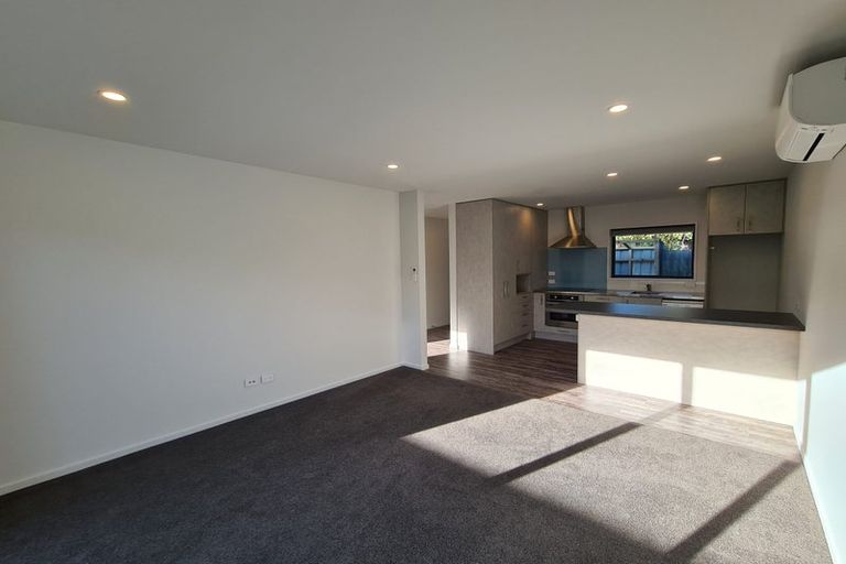 Photo of property in 4/11 Defoe Place, Waltham, Christchurch, 8023