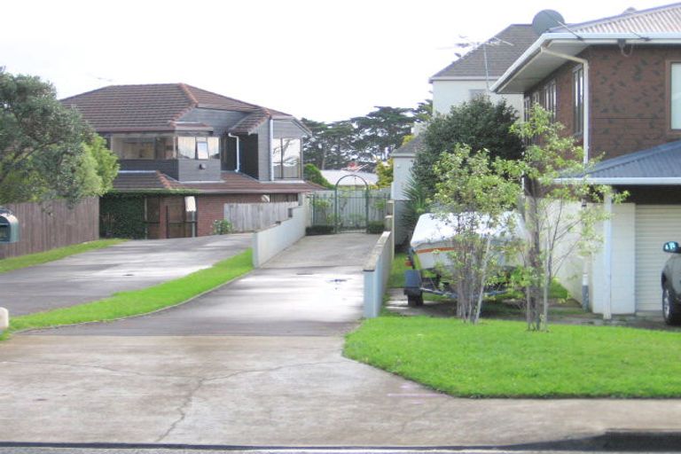 Photo of property in 2/15 Waller Avenue, Bucklands Beach, Auckland, 2012