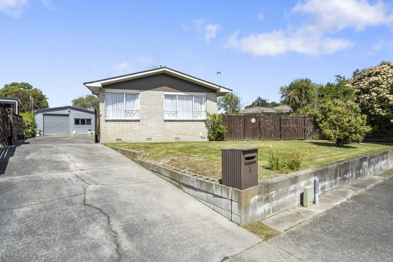 Photo of property in 14 Palliser Place, Milson, Palmerston North, 4414