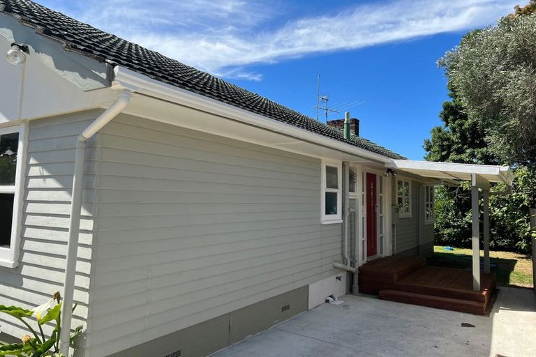 Photo of property in 60 Cobham Crescent, Kelston, Auckland, 0602