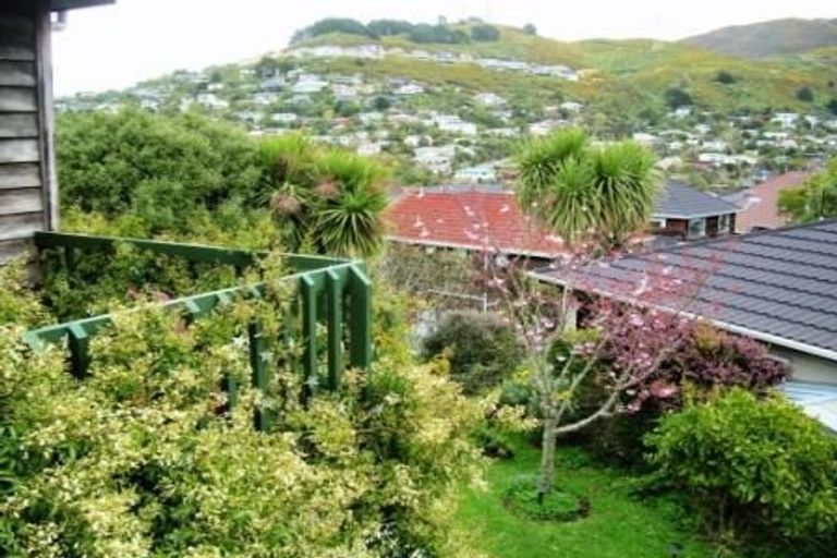 Photo of property in 43b Thatcher Crescent, Crofton Downs, Wellington, 6035