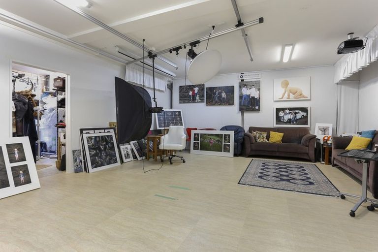 Photo of property in 32a Parr Terrace, Castor Bay, Auckland, 0620