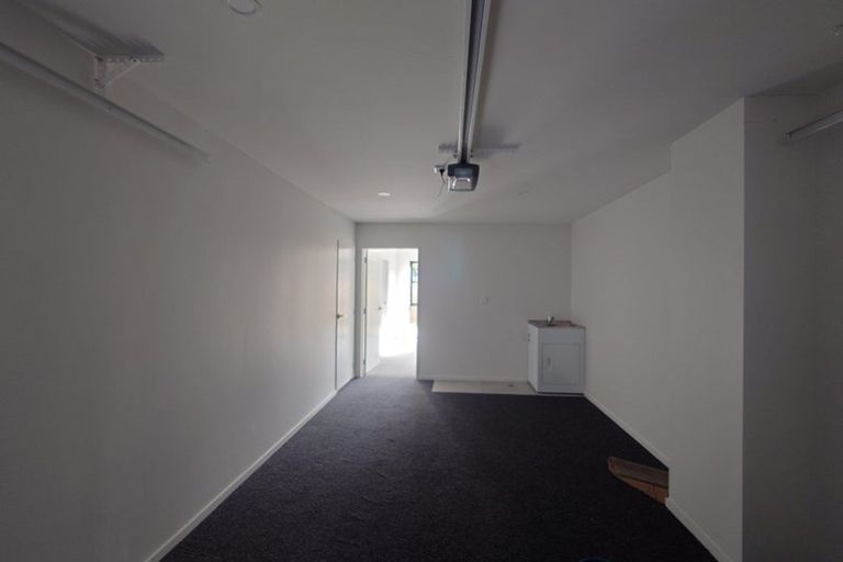 Photo of property in 6/113 Te Atatu Road, Te Atatu South, Auckland, 0610
