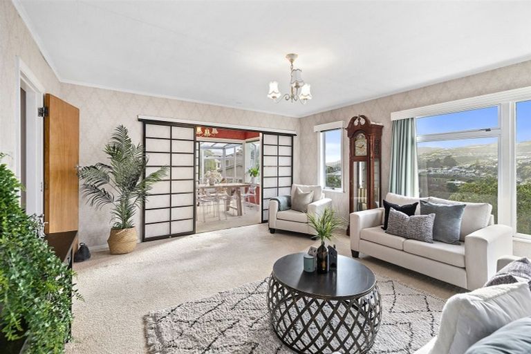 Photo of property in 14 Lane Crescent, Tawa, Wellington, 5028