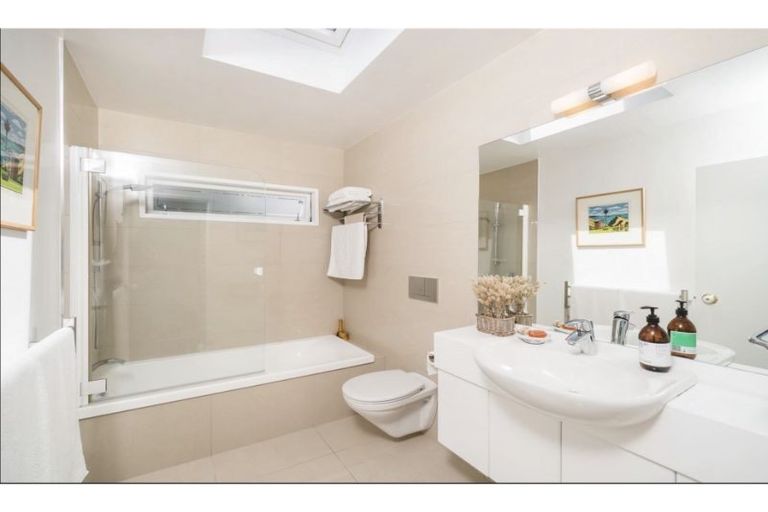 Photo of property in 31 Harley Road, Takapuna, Auckland, 0622