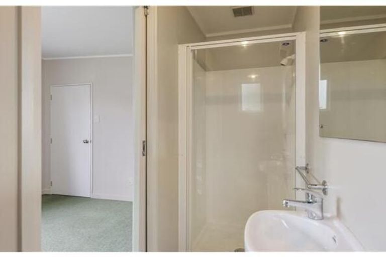 Photo of property in 6 Renfrew Street, Upper Riccarton, Christchurch, 8041