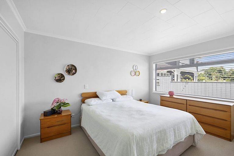 Photo of property in 128 Pendarves Street, New Plymouth, 4312