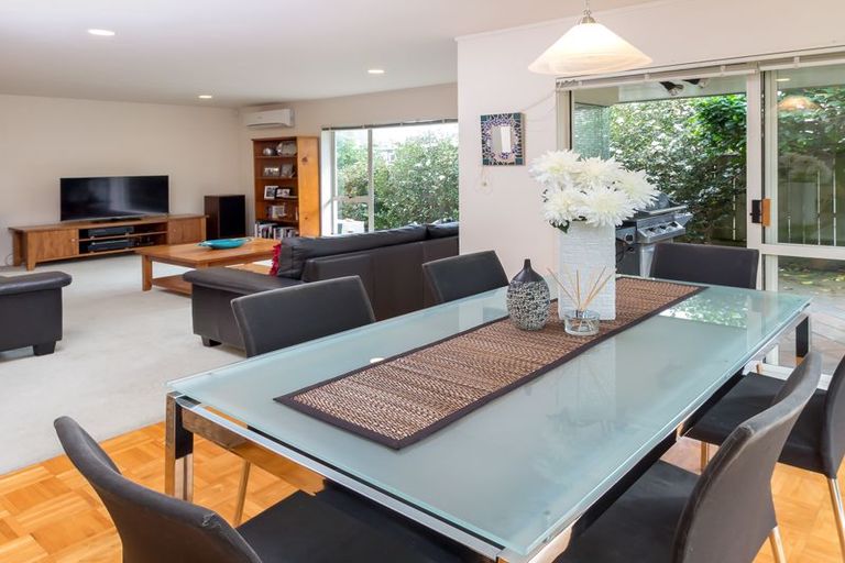 Photo of property in 2/8 Clydesdale Avenue, Somerville, Auckland, 2014