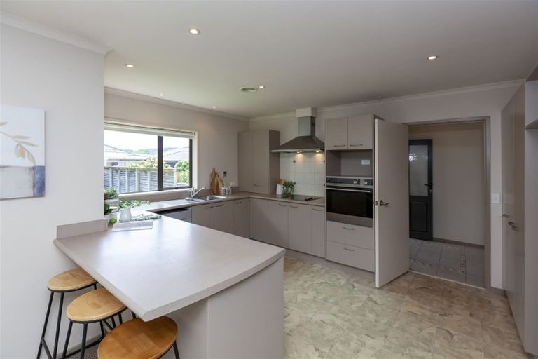 Photo of property in 18 Sams Way, Raumati South, Paraparaumu, 5032