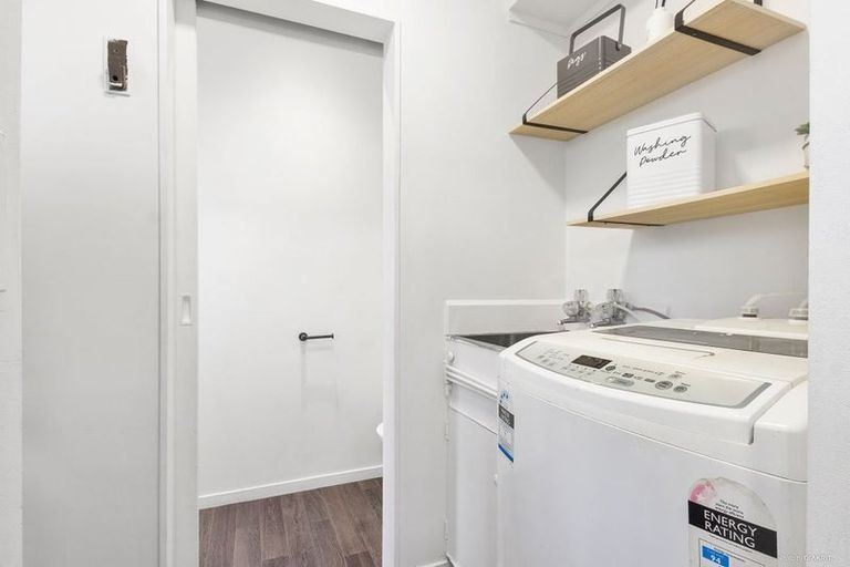 Photo of property in 4/24 Eastglen Road, Glen Eden, Auckland, 0602