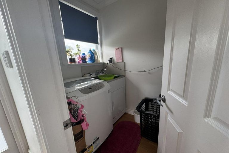 Photo of property in 4 Tiwakawaka Grove, Heretaunga, Upper Hutt, 5018