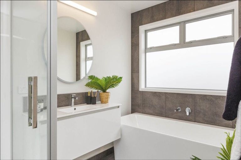 Photo of property in 10 Kerr Crescent, Patumahoe, 2679