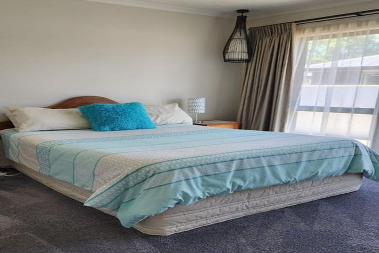 Photo of property in 1 Christobel Circle, Huntington, Hamilton, 3210