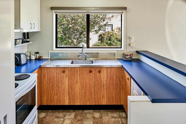 Photo of property in 15 Burcham Street, Taita, Lower Hutt, 5011